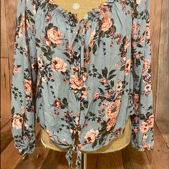 Jolt Blouse Size Medium Long Sleeve Ruffles New With Tags - Picture 2 of 7